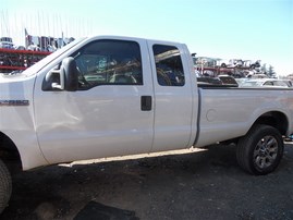 2006 Ford F-250 XL White Super Cab 6.0L AT 4WD #F22896